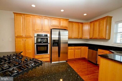 25835 Mews Terrace, Chantilly, VA 20152 - photo 3