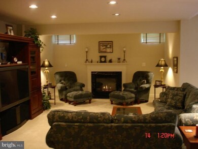 607 Mission Hills Ct, Silver Spring, MD 20905 - photo 6