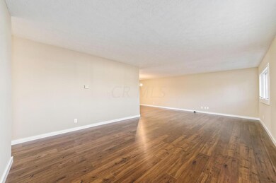 5099 Tremaine Ct, Columbus, OH 43232 - photo 7