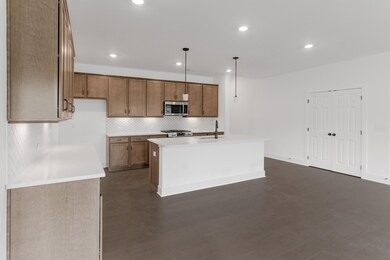 8761 Knolling Loop unit 51, Ooltewah, TN 37363 - photo 5