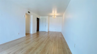 2824 S Bartell Dr unit 28, Houston, TX 77054 - photo 2