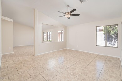 06_Family-Room-02