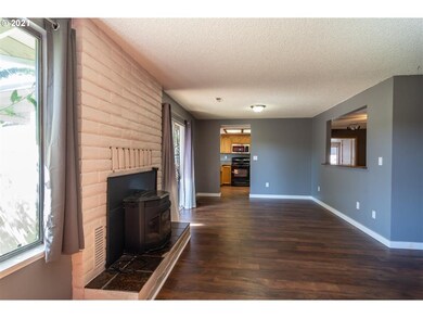 1316 E Fourth Ave, Sutherlin, OR 97479 - photo 5