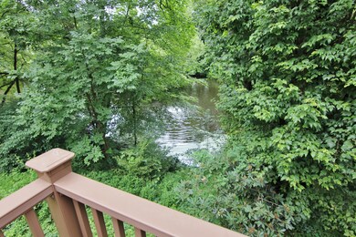 181 Turn of River Rd unit 11, Stamford, CT 06905 - photo 2