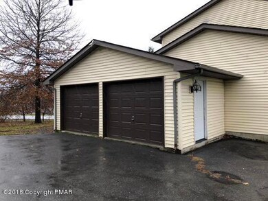 249 Harvest Hill Dr, Chestnuthill Township, PA 18330 - photo 4