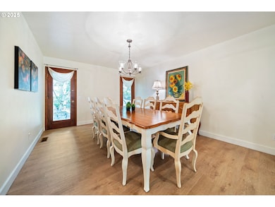 6827 SW Windemere Loop, Portland, OR 97225 - photo 7