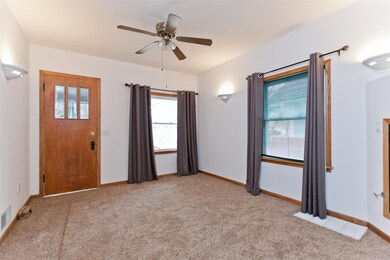 1053 G Ave NW, Cedar Rapids, IA 52405 - photo 4