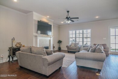 107 Pascalte dinning room fire place