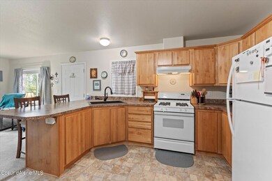 10-Inside-Spokane-Alaska-10