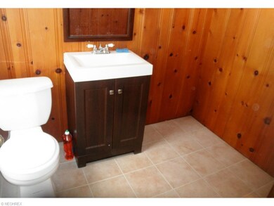 Large 1st floor half bath
