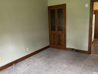 1728 E Locust St unit J, Davenport, IA 52803 - photo 6