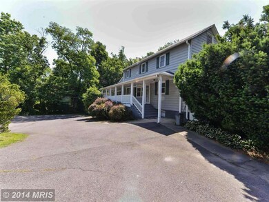 9732 Blake Ln, Vienna, VA 22181 - photo 2