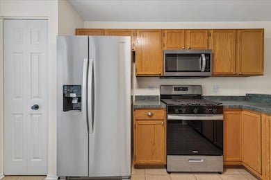 2052 Orchard Ln unit 19C5, Carpentersville, IL 60110 - photo 7