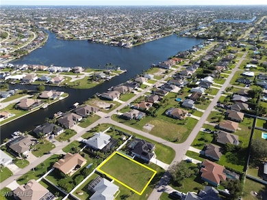 925 SW 6th Ct, Cape Coral, FL 33991 - photo 4
