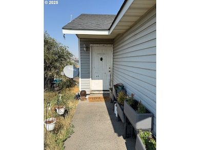 1109 SW Nye Ave, Pendleton, OR 97801 - photo 2