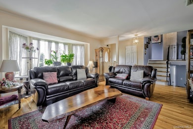 3895 Green Place, Bethpage, NY 11714 - photo 6