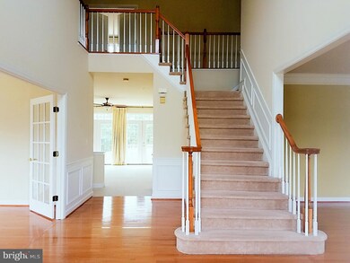 23118 Timber Creek Ln, Clarksburg, MD 20871 - photo 3