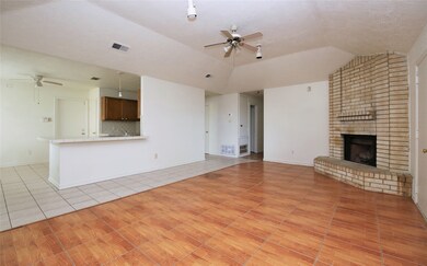 14211 Timberhaven Dr, Houston, TX 77066 - photo 5