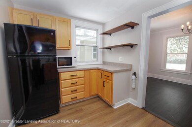 917 Clyde St, Lansing, MI 48915 - photo 6