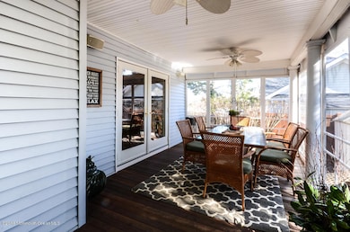 Screened in porch