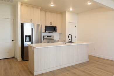 253 W 690 N, Smithfield, UT 84335 - photo 4