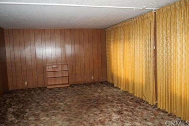 SOUTHERN EXPOSURE IN LIVING ROOM
