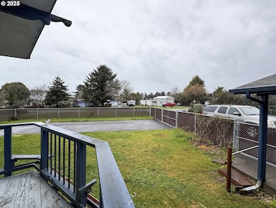 15923 Bayview Dr, Brookings, OR 97415 - photo 4