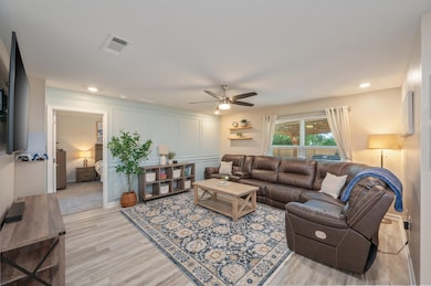 8-web-or-mls-5378-wyndell-cir