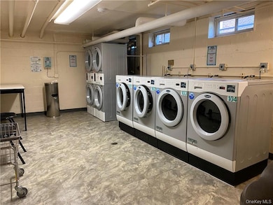 6 Bryant Crescent unit 1A, White Plains, NY 10605 - photo 2