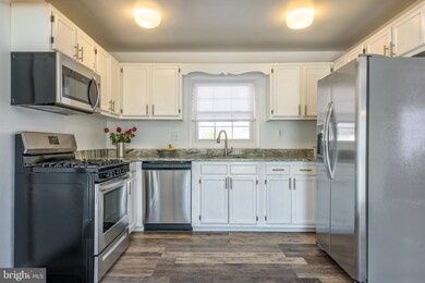 12517 Kemmerton Ln, Bowie, MD 20715 - photo 7