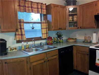 Kitchen Beautiful eat in kitchen!