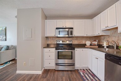 525 Calef Rd unit 11, Manchester, NH 03103 - photo 2