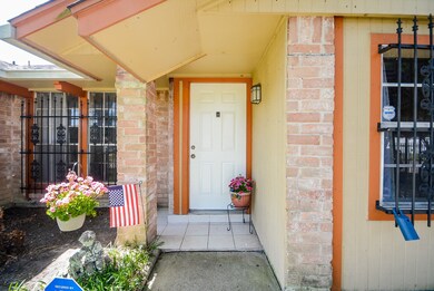 1007 Point Blank Dr, Houston, TX 77038 - photo 4