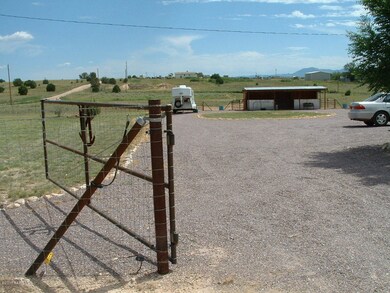 26200 N Catalina St, Paulden, AZ 86334 - photo 6