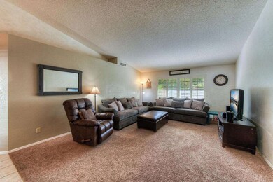 004_Living Room