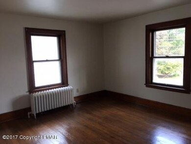1149 W Main St, Stroudsburg, PA 18360 - photo 6
