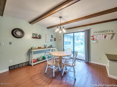 252 E Ash St, Cedar Springs, MI 49319 - photo 4