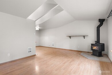 22623 Echowood Ln SE, Yelm, WA 98597 - photo 4