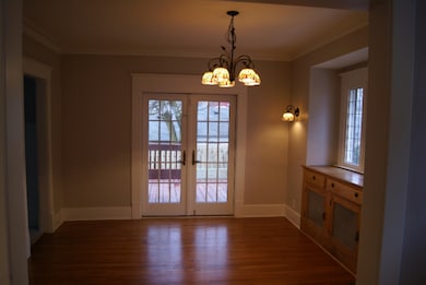 Dining room w/french doors