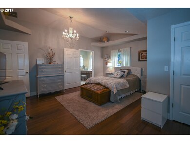 Bedroom, Primary