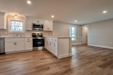 14 S Emperor Dr, Concord, NH 03303 - photo 5