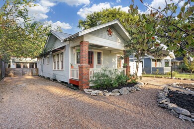 1106 Walton St, Houston, TX 77009 - photo 7