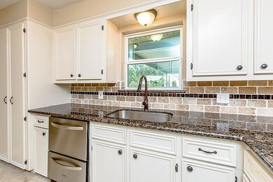 2603 Adams St, Alvin, TX 77511 - photo 4