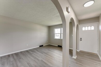 1950 Faymeadow Ave, Columbus, OH 43229 - photo 4