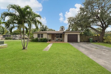 6616 SW 2nd Ct, Pembroke Pines, FL 33023 - photo 2