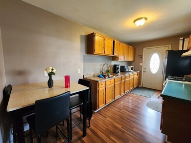 77 Wren Rd, Carpentersville, IL 60110 - photo 4