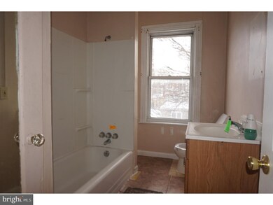 304 Middlesex St, Gloucester City, NJ 08030 - photo 6