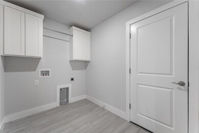 301 Silvaner St, Lowell, AR 72745 - photo 4