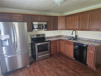 1108 B St, Latrobe, PA 15650 - photo 2