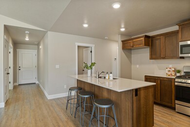 1079 NW Varnish Ln unit 65, Redmond, OR 97756 - photo 7